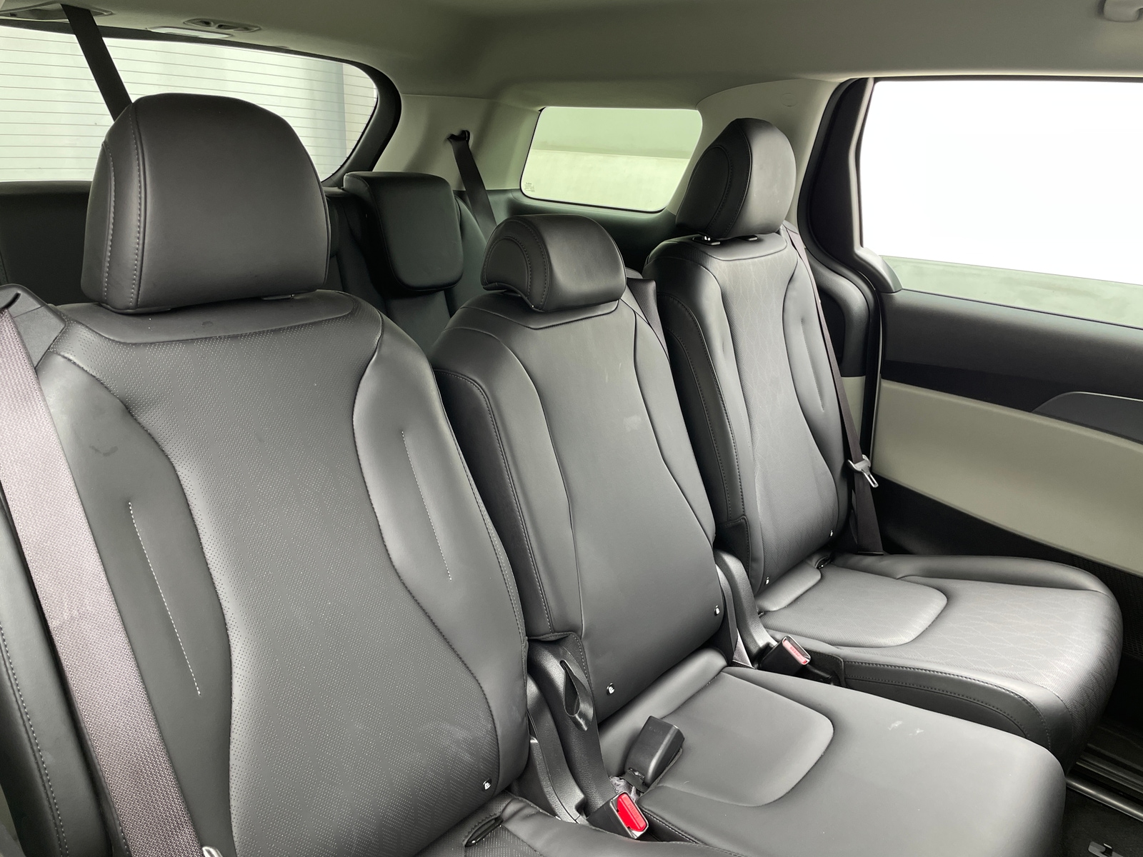 Thumbnail: 2023 Kia Carnival - 5