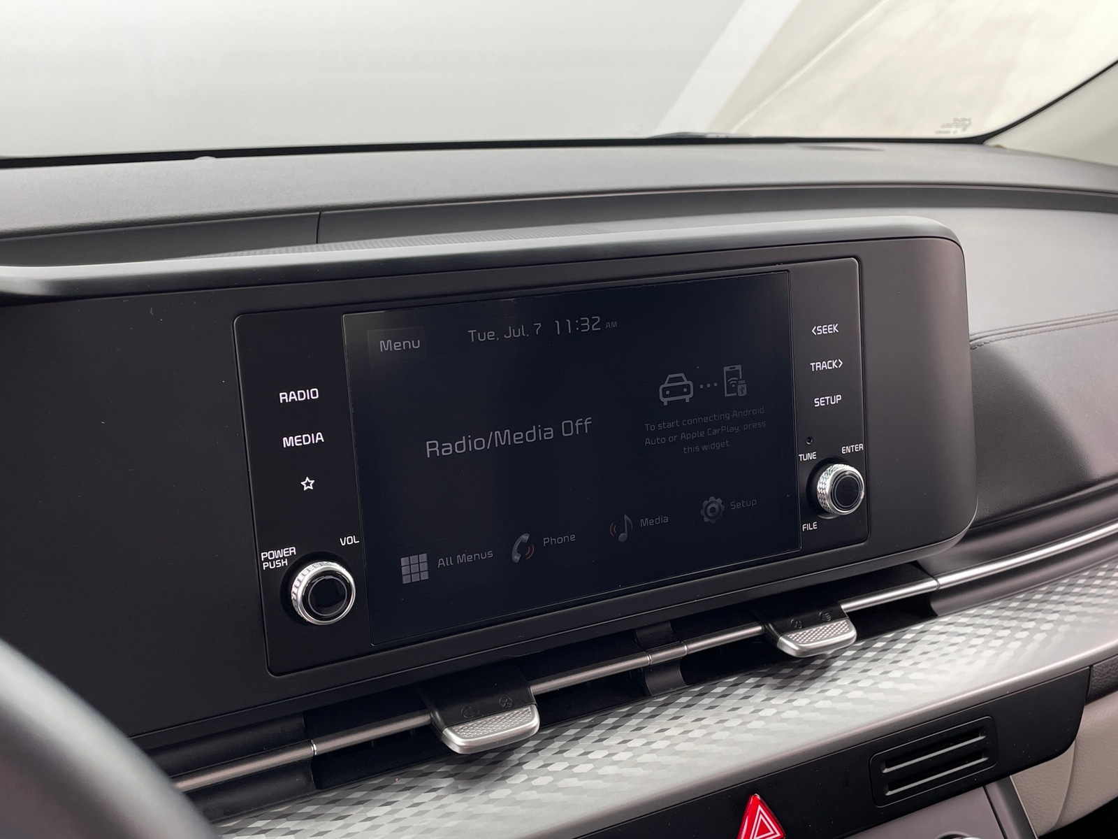 Thumbnail: 2023 Kia Carnival - 3