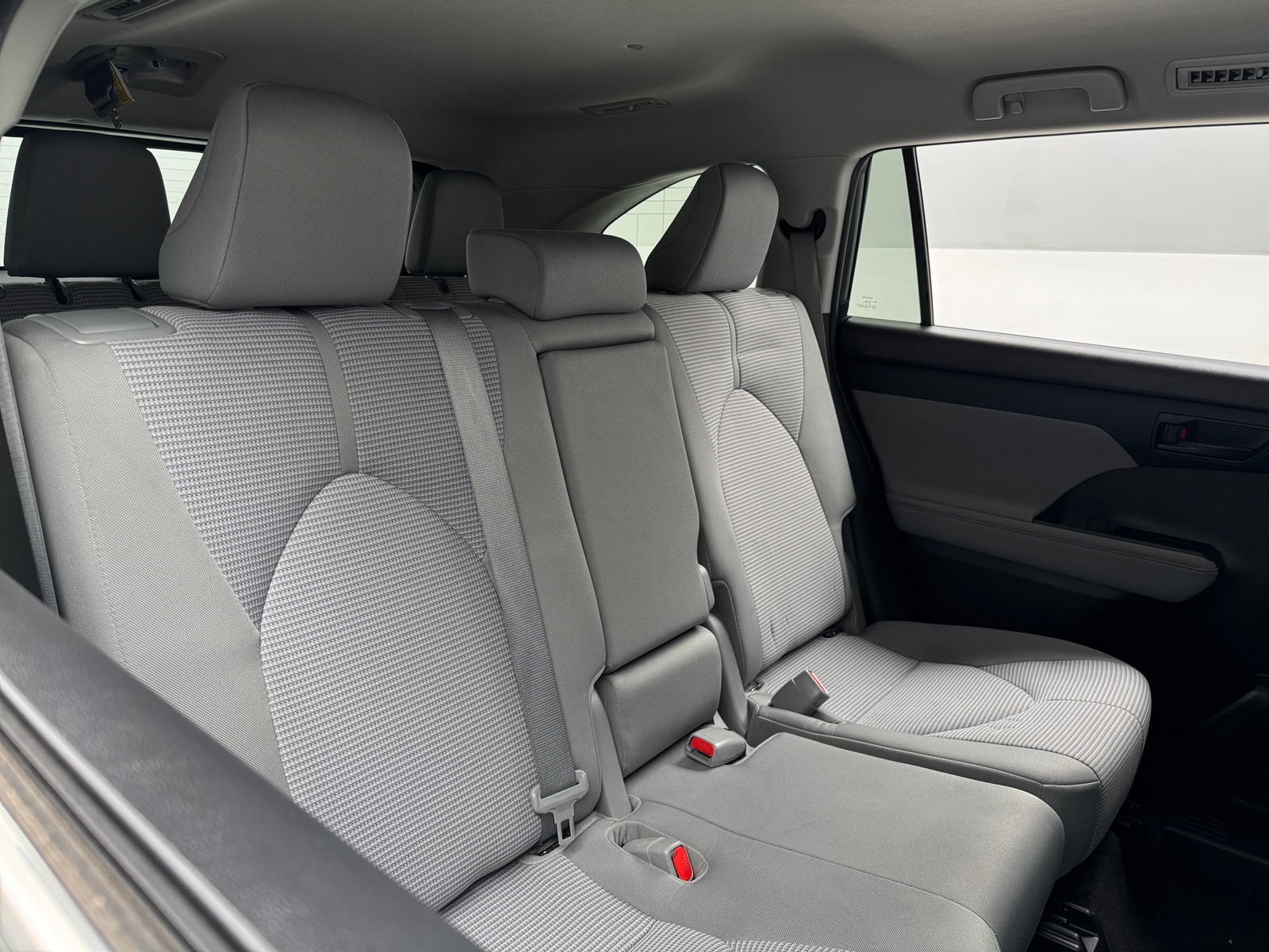 Thumbnail: 2023 Toyota Highlander - 6
