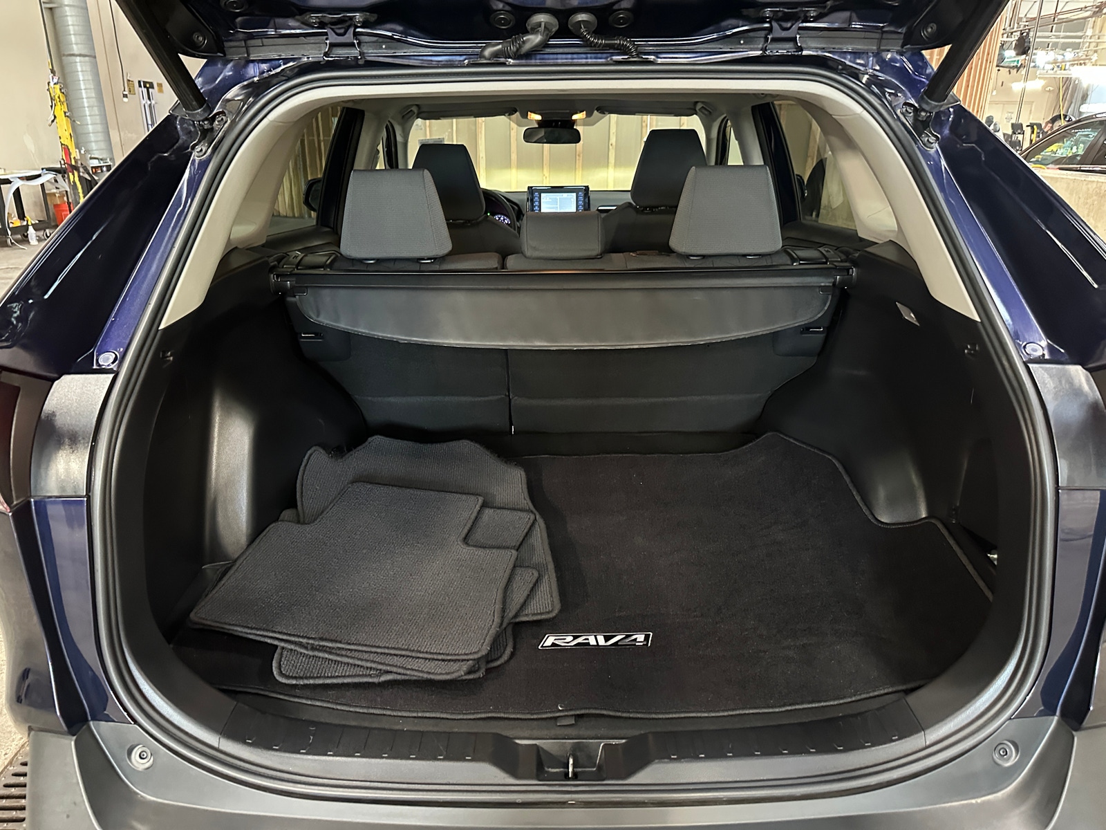 Thumbnail: 2021 Toyota RAV4 - 7