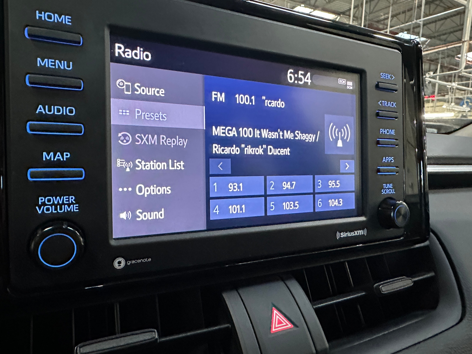 Thumbnail: 2021 Toyota RAV4 - 4