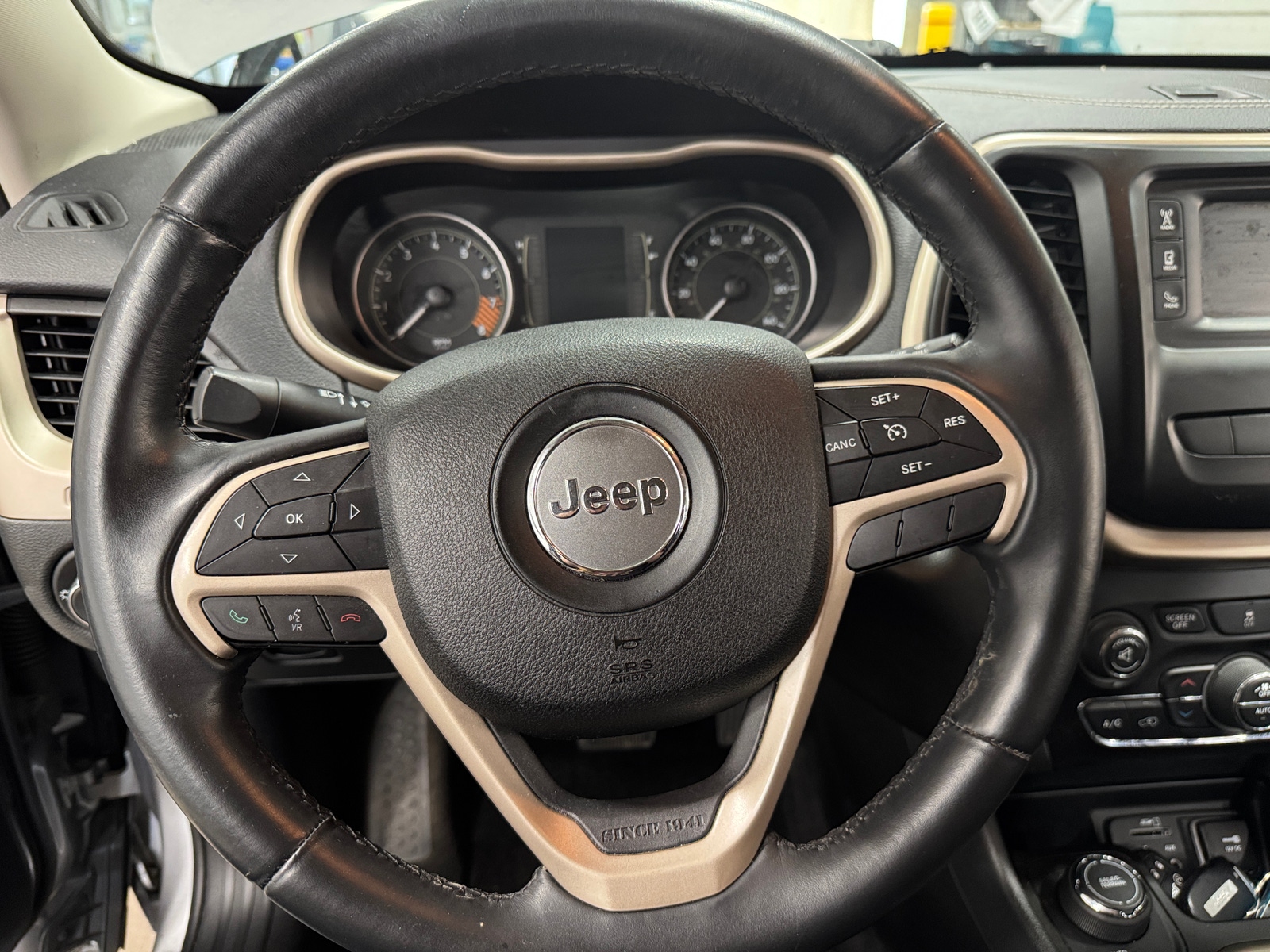 Thumbnail: 2014 Jeep Cherokee - 5