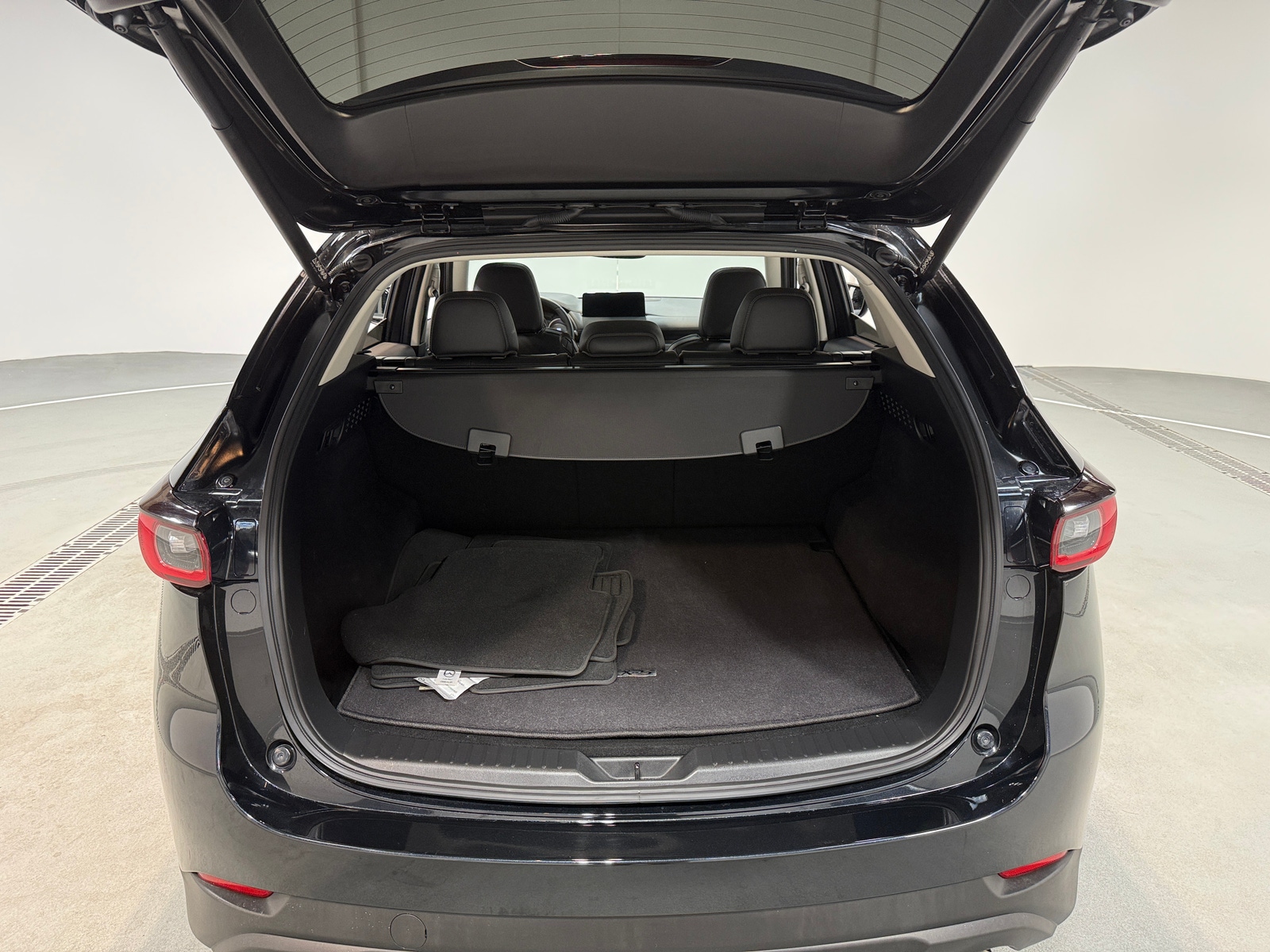 Thumbnail: 2023 Mazda CX-5 - 6