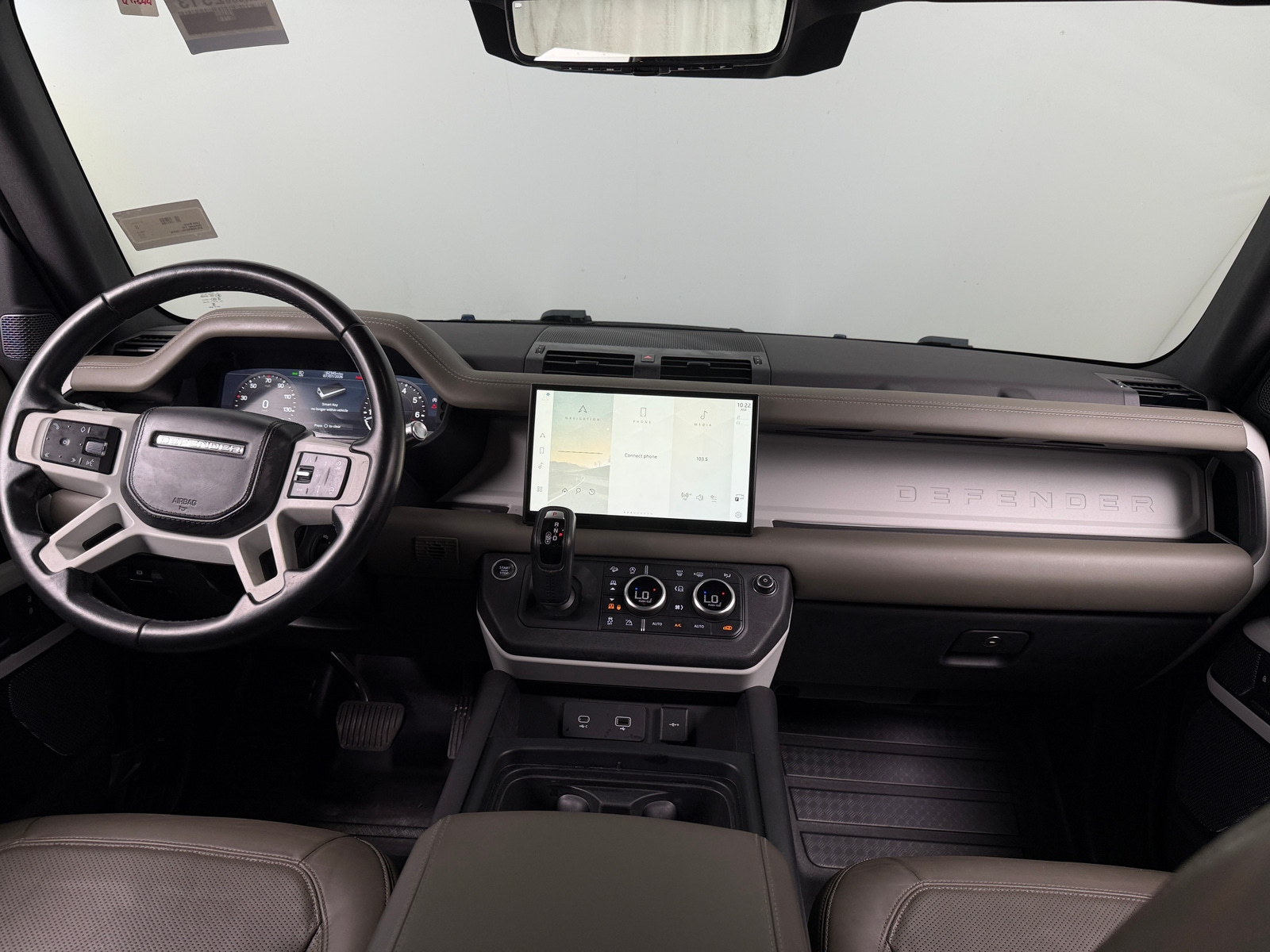 Thumbnail: 2022 Land Rover Defender - 2