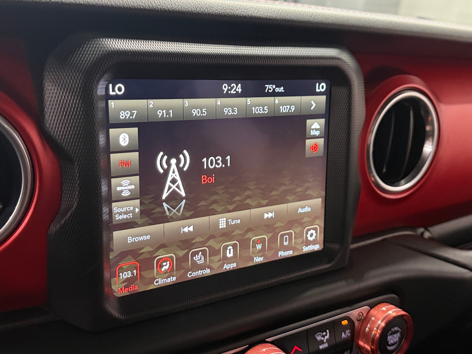 Thumbnail: 2021 Jeep Gladiator - 4