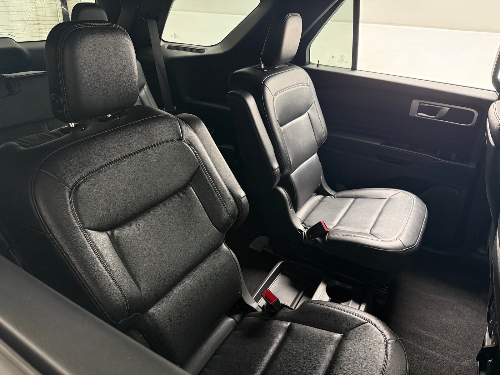 Thumbnail: 2020 Ford Explorer - 5