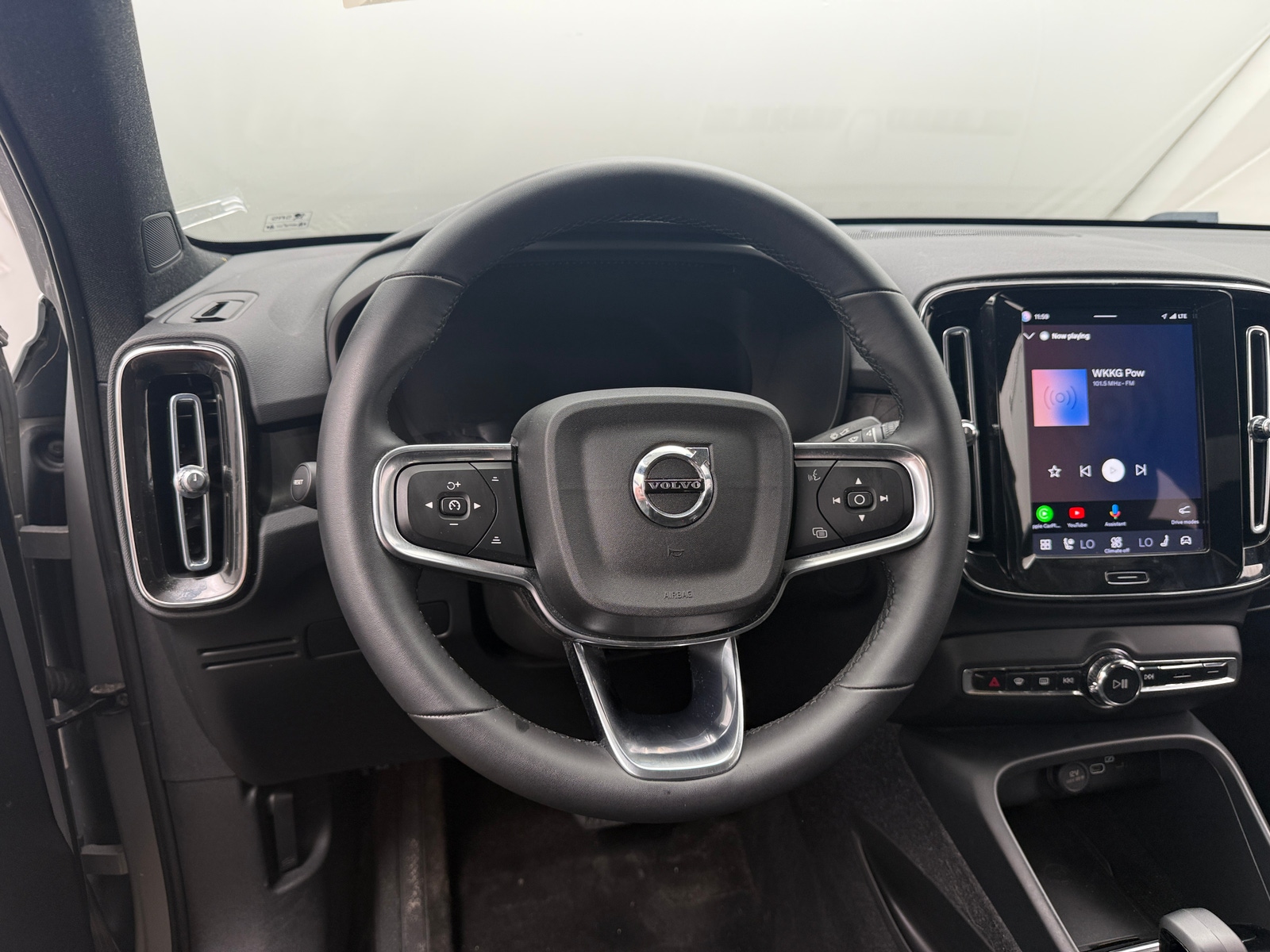 Thumbnail: 2023 Volvo C40 - 5