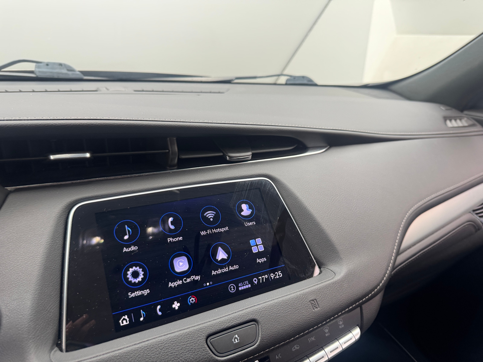 Thumbnail: 2020 Cadillac XT4 - 3