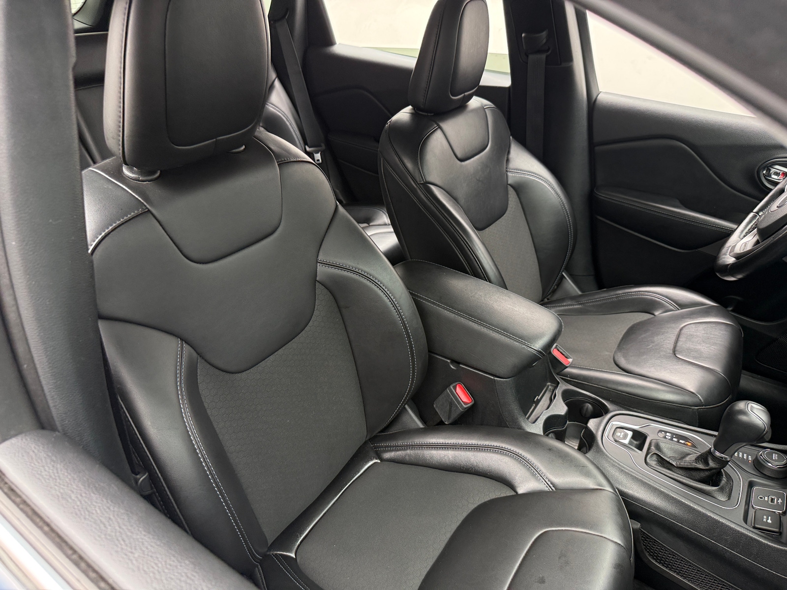 Thumbnail: 2020 Jeep Cherokee - 2