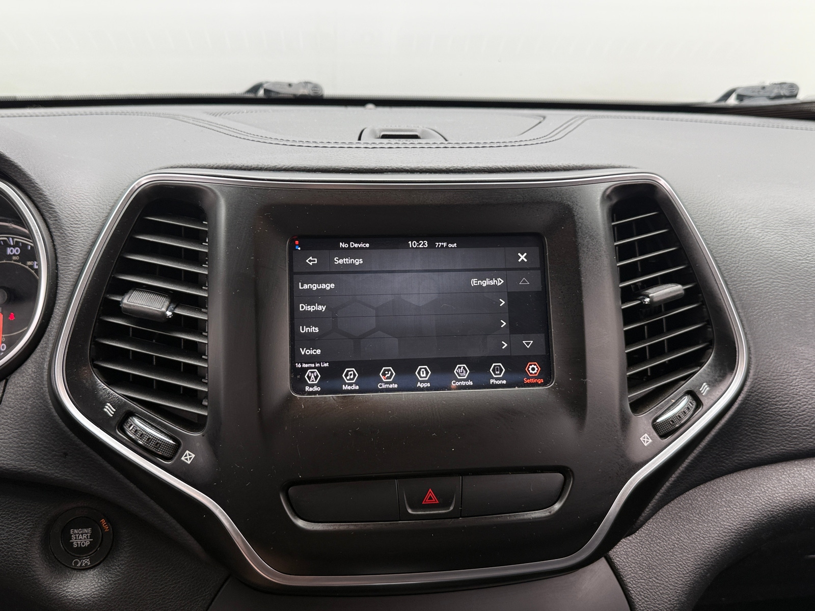Thumbnail: 2020 Jeep Cherokee - 4