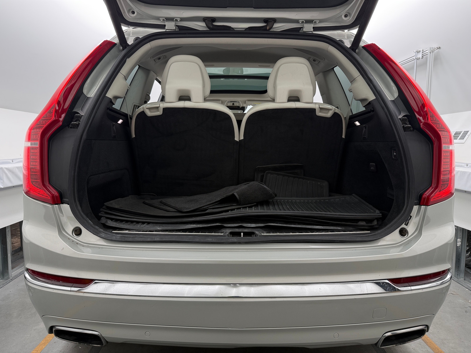 Thumbnail: 2020 Volvo XC90 - 6