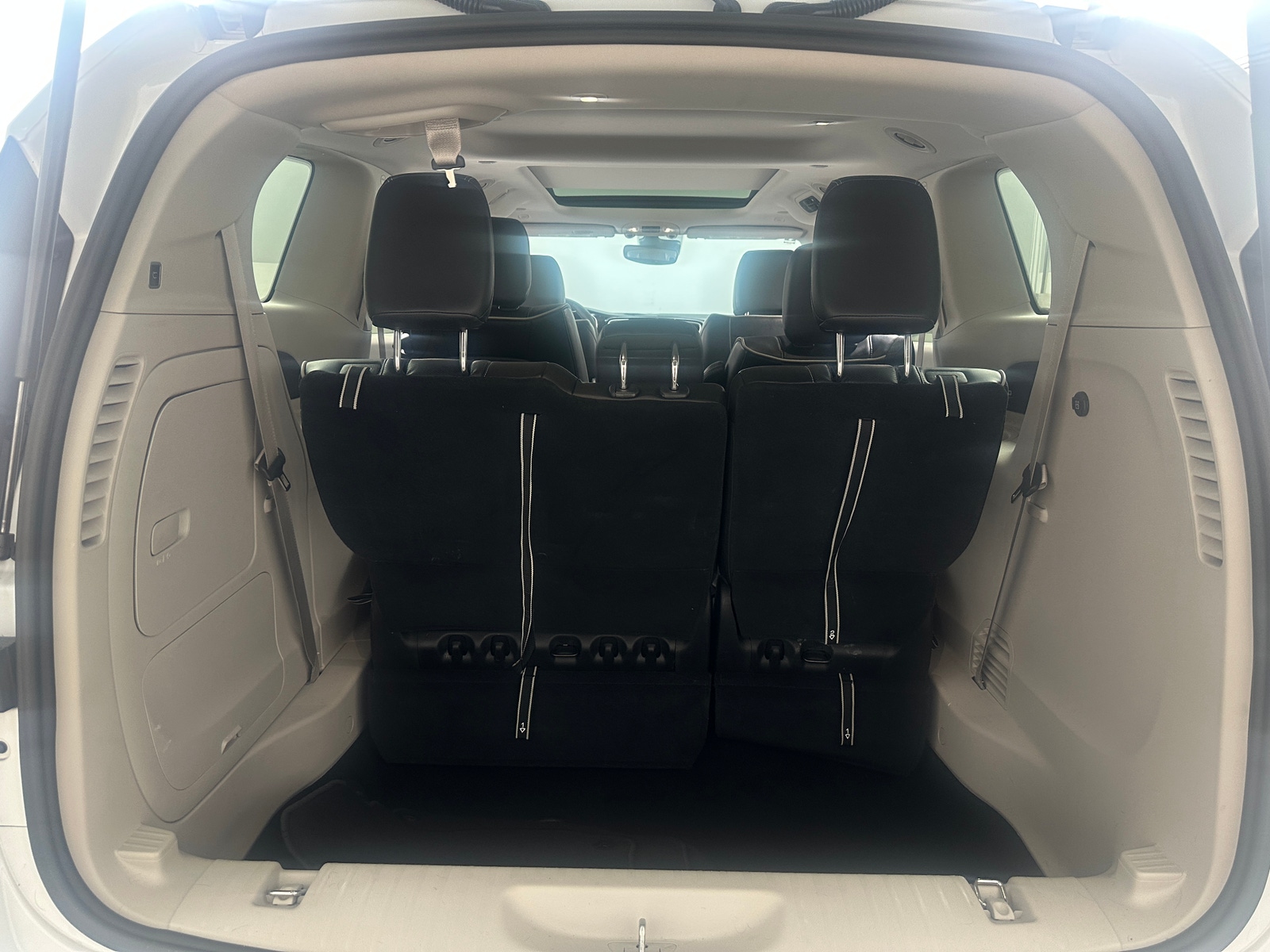 Thumbnail: 2023 Chrysler Pacifica - 6