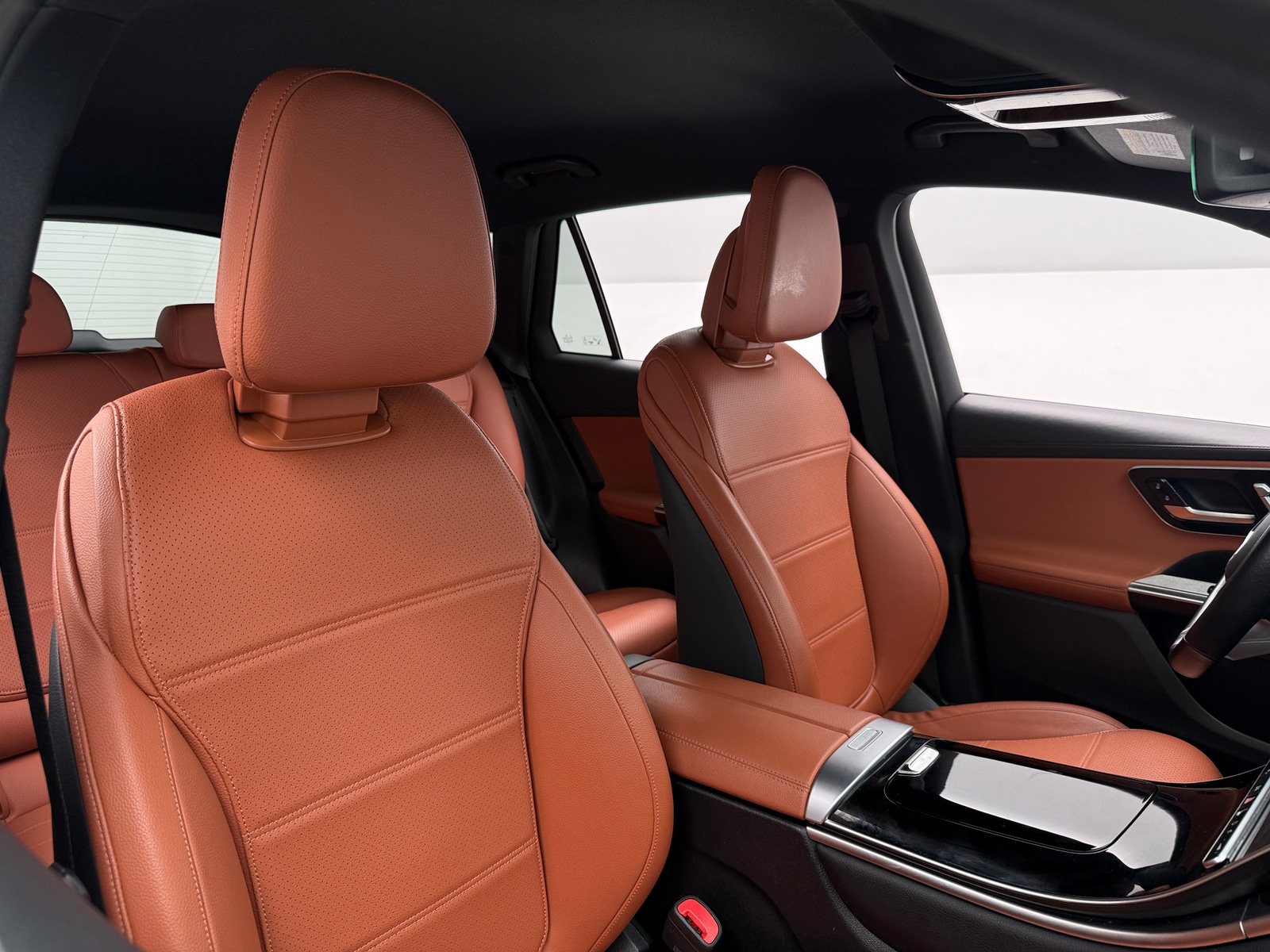 Thumbnail: 2024 Mercedes-Benz GLC - 2