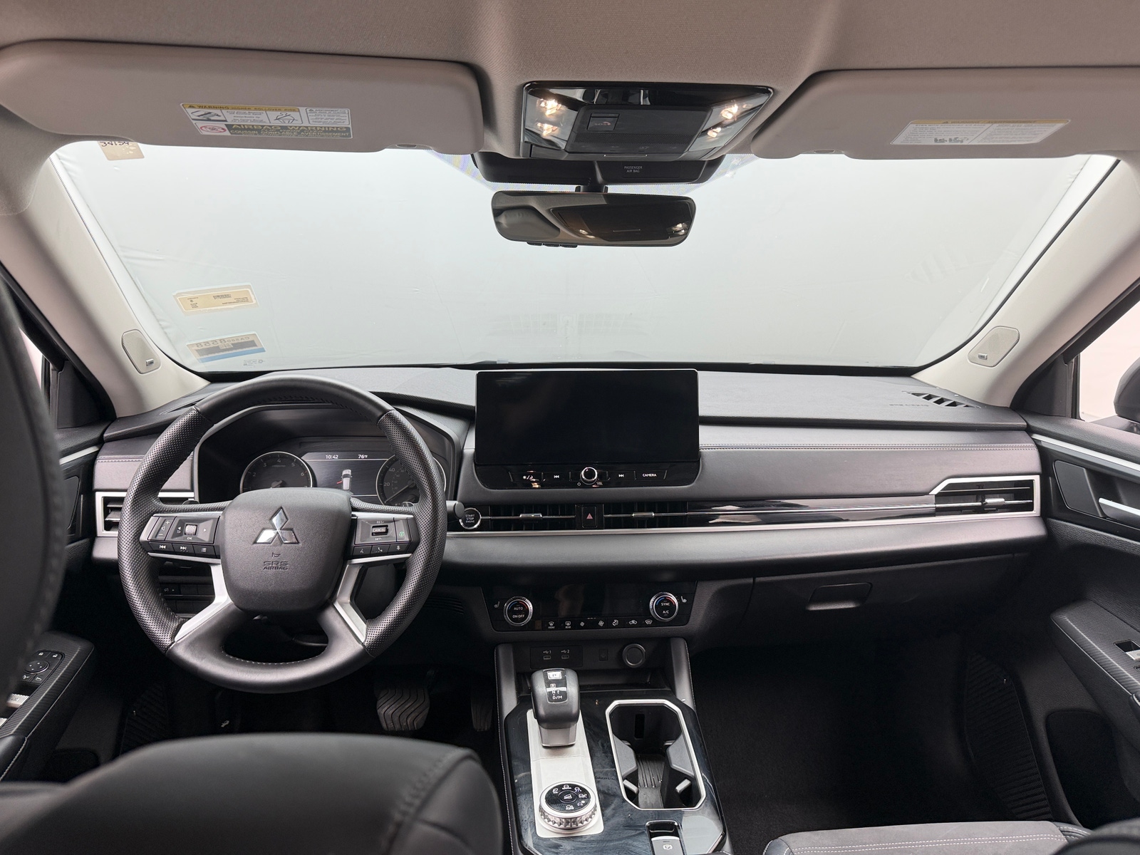 Thumbnail: 2025 Mitsubishi Outlander - 2