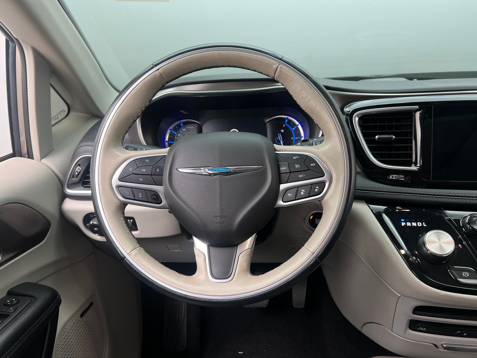 Thumbnail: 2018 Chrysler Pacifica - 4