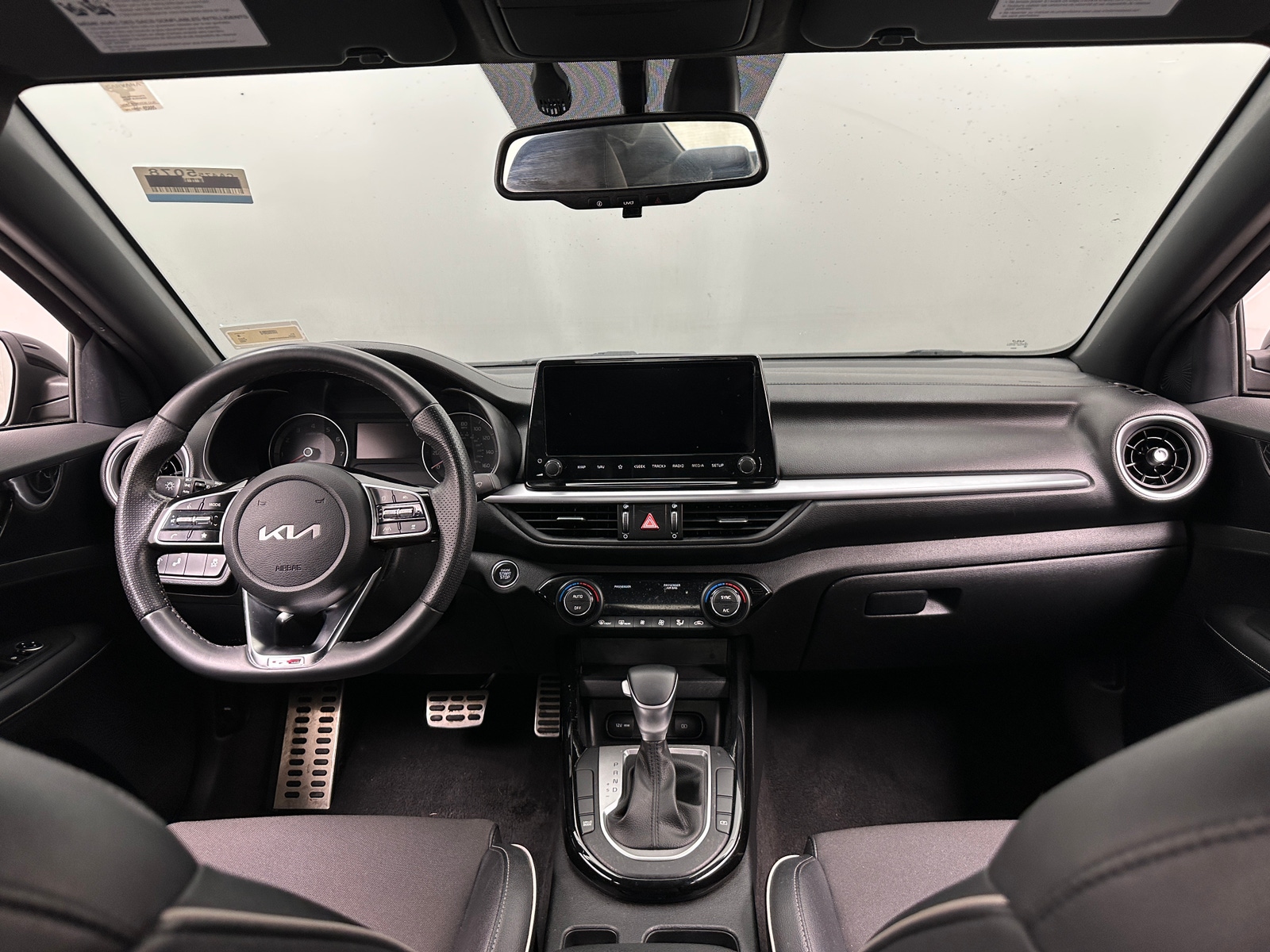 Thumbnail: 2022 Kia Forte - 3