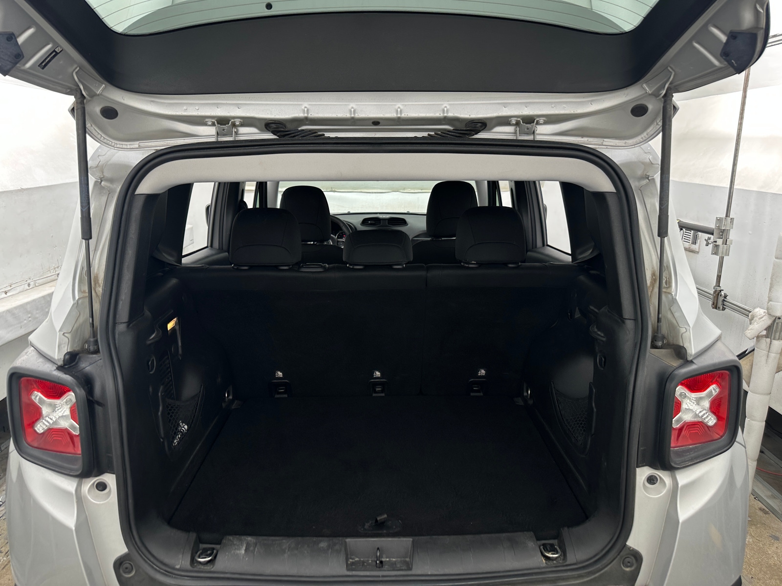 Thumbnail: 2018 Jeep Renegade - 7