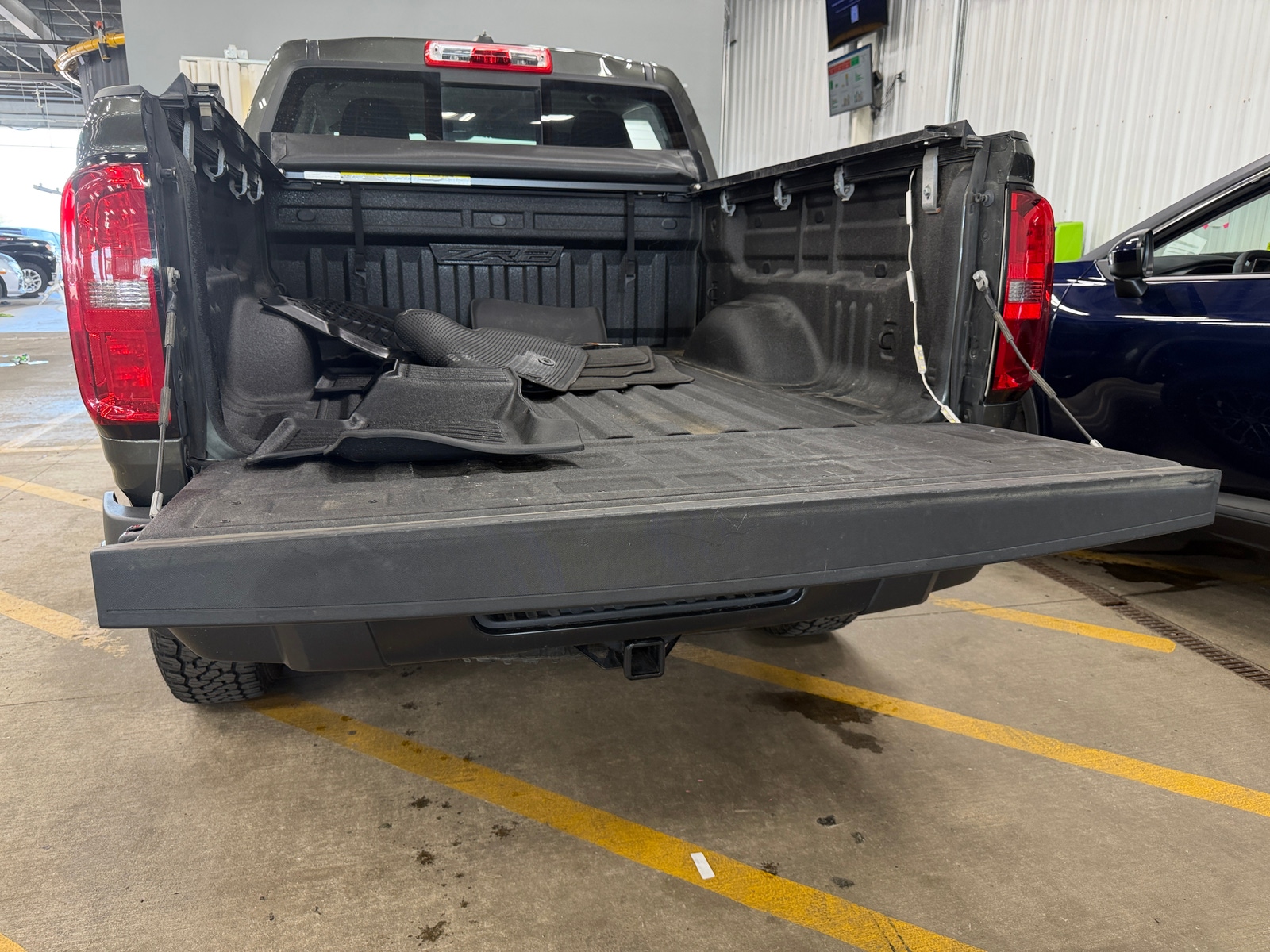 Thumbnail: 2017 Chevrolet Colorado - 6