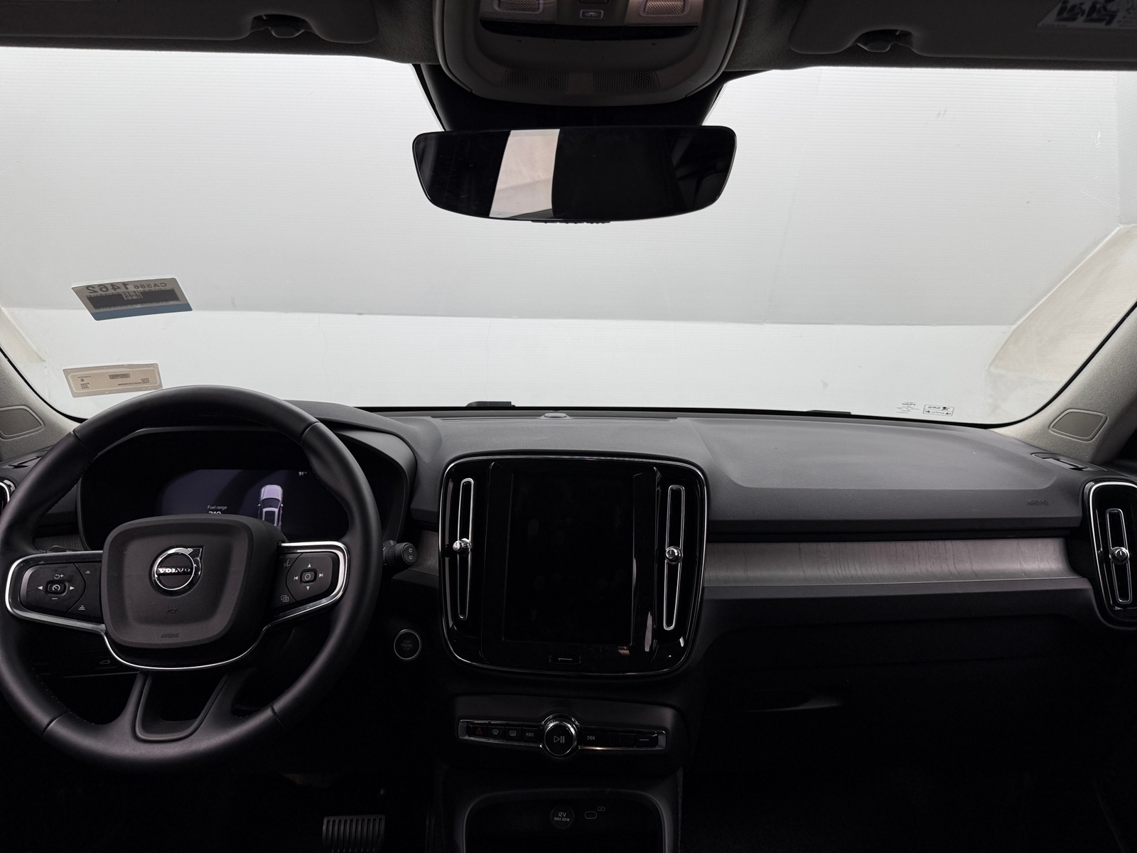 Thumbnail: 2026 Volvo XC40 - 3