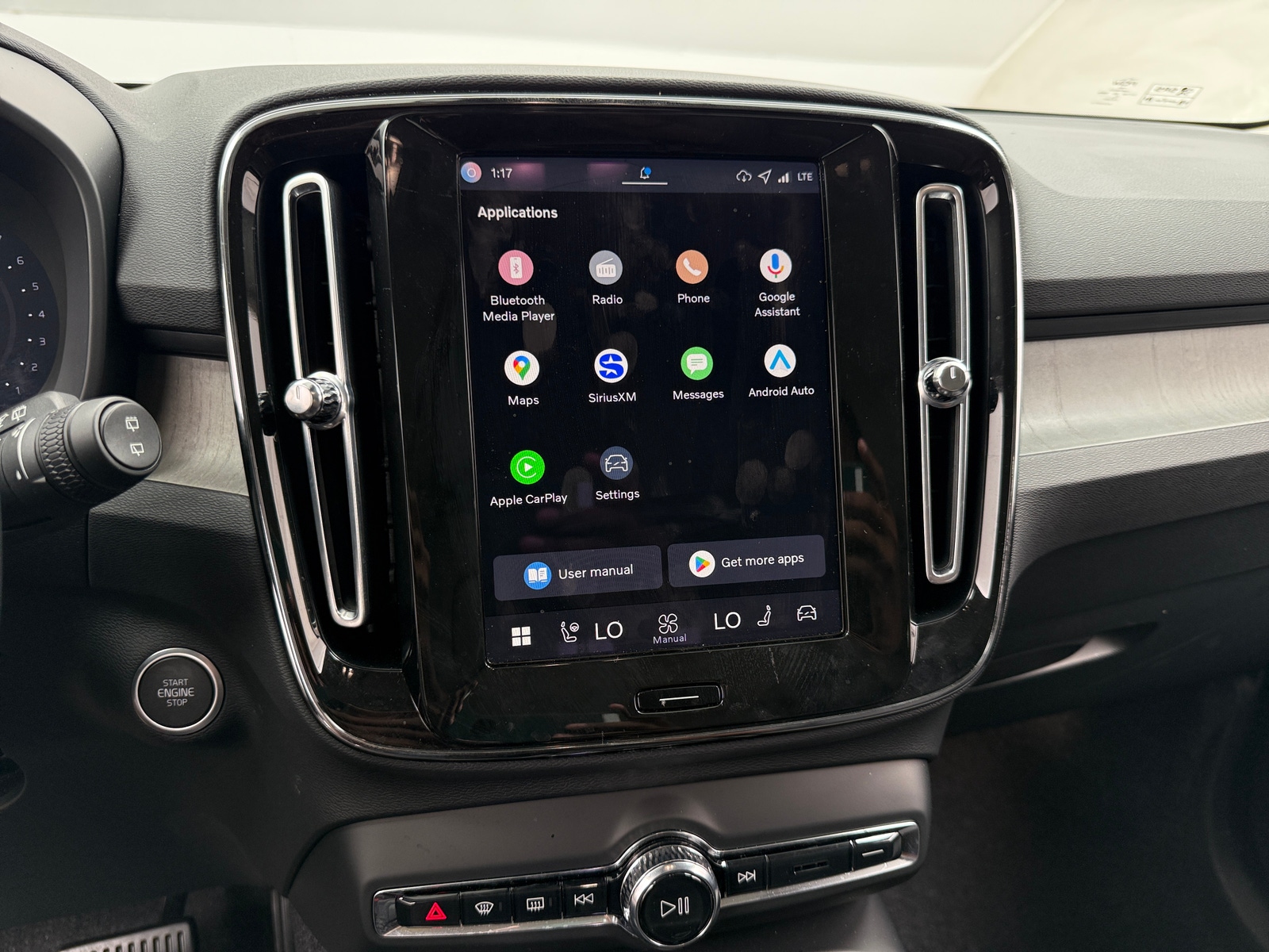 Thumbnail: 2026 Volvo XC40 - 4