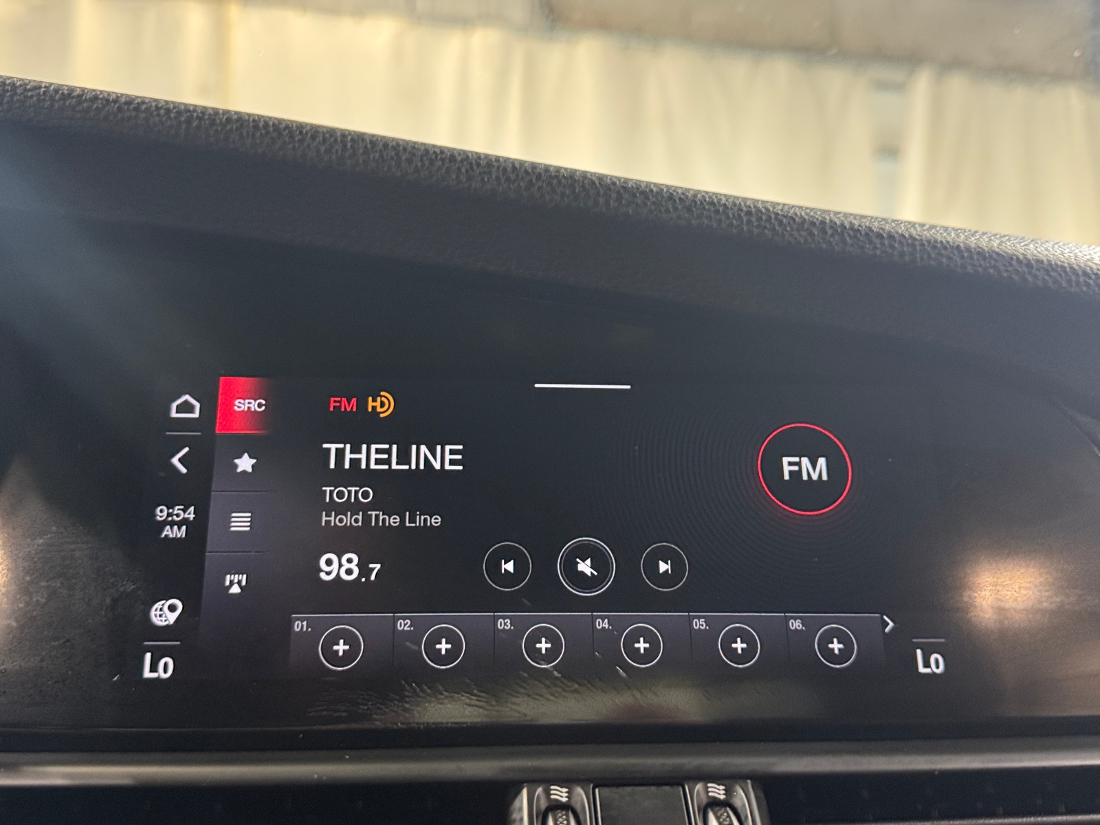 Thumbnail: 2022 Alfa Romeo Giulia - 3