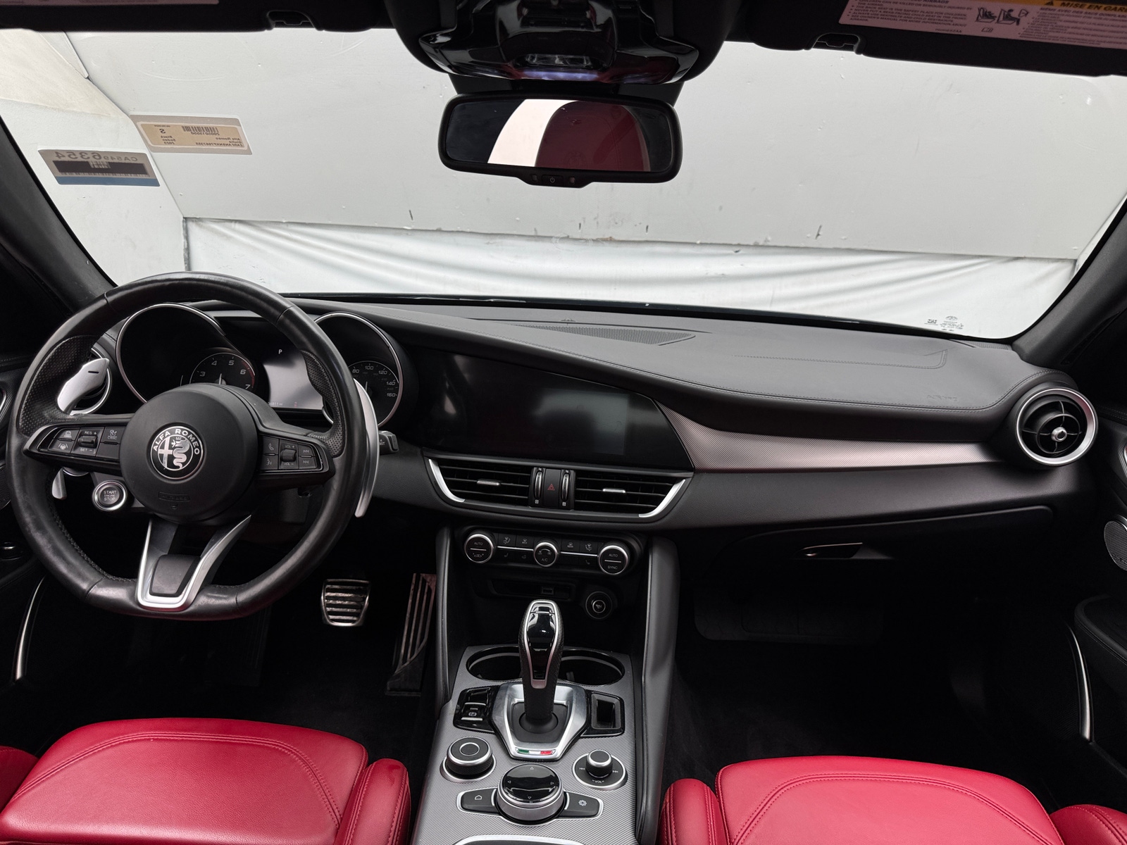 Thumbnail: 2023 Alfa Romeo Giulia - 2