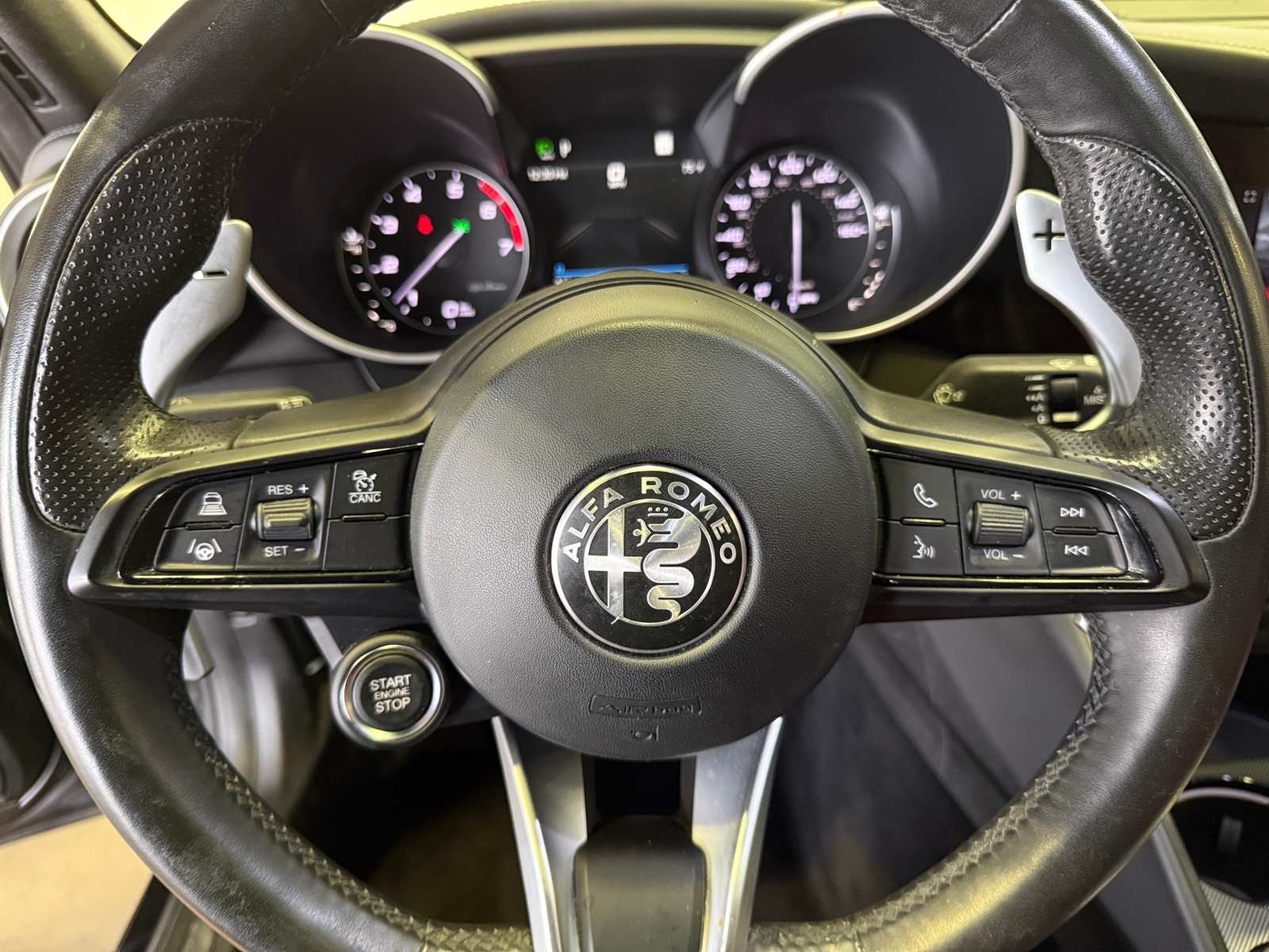 Thumbnail: 2023 Alfa Romeo Giulia - 4