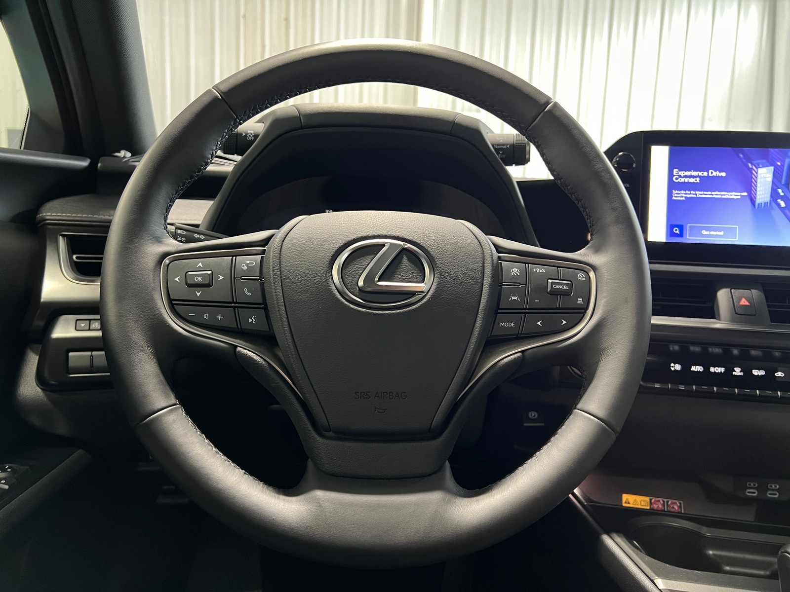 Thumbnail: 2026 Lexus UX - 4