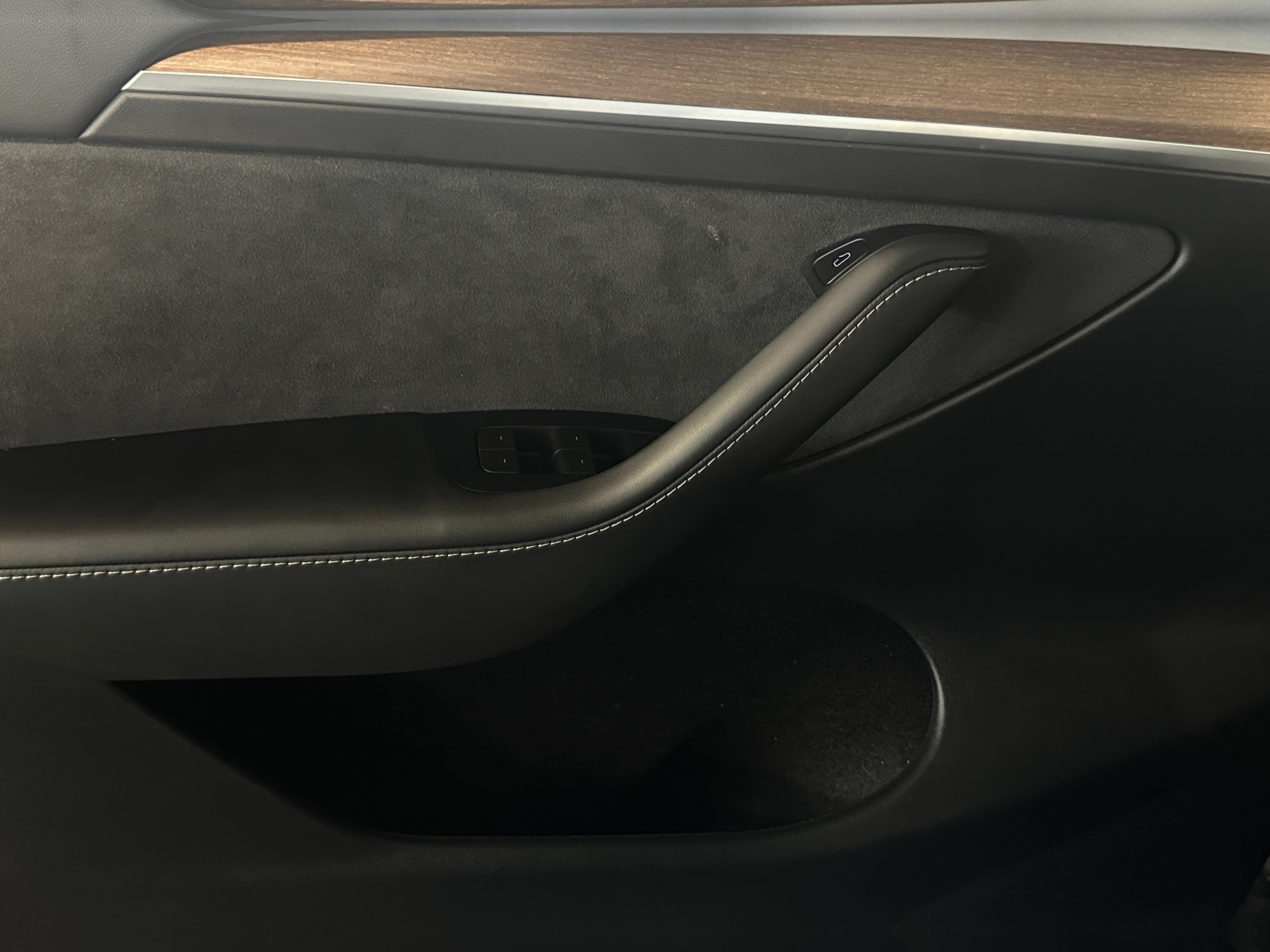 Used 2024 Tesla Model Y Long Range with VIN 7SAYGDEE1RF199846 for sale in Auburn, WA