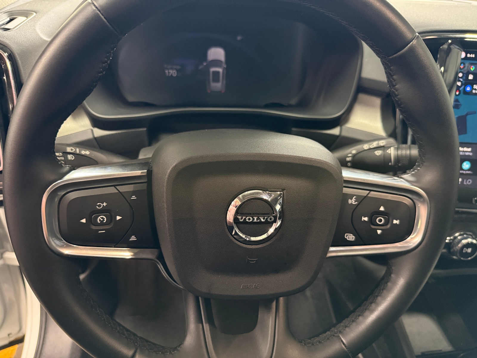 Thumbnail: 2026 Volvo XC40 - 4