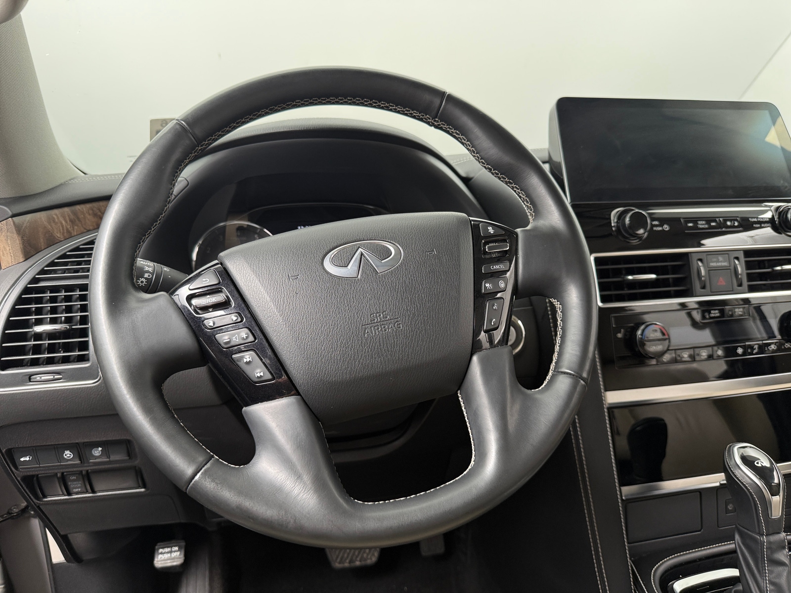 Thumbnail: 2022 INFINITI QX80 - 4