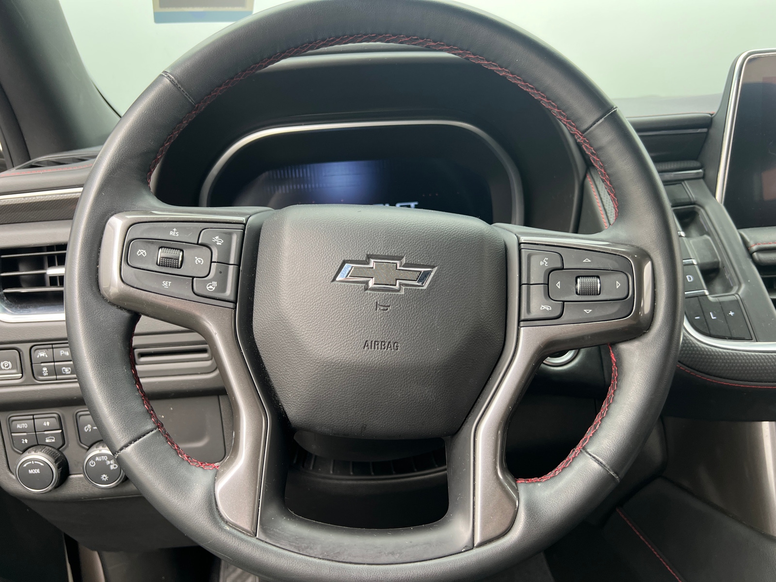 Thumbnail: 2023 Chevrolet Tahoe - 4