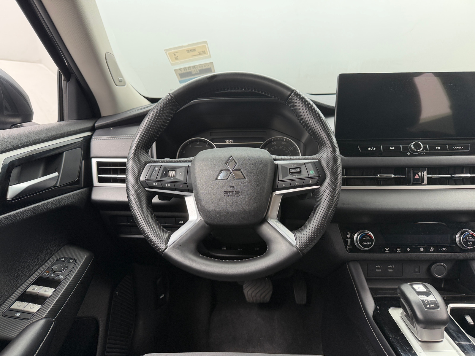 Thumbnail: 2025 Mitsubishi Outlander - 4