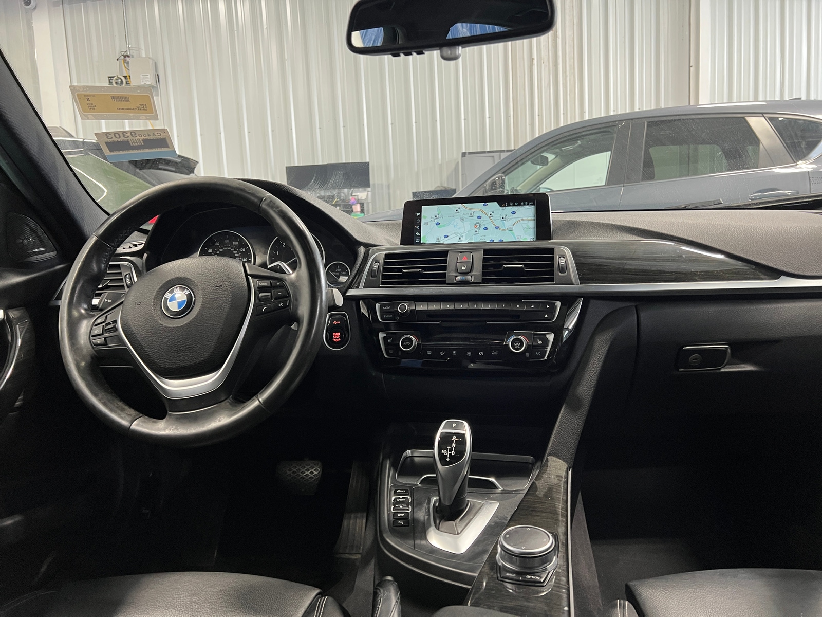 Thumbnail: 2017 BMW 3 Series - 2