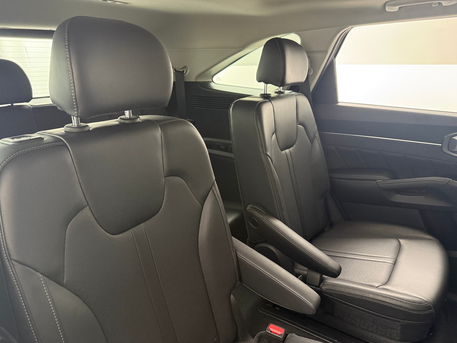 Thumbnail: 2023 Kia Sorento - 5