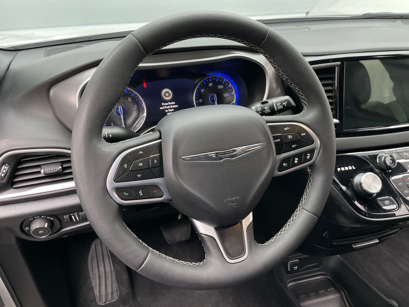 Thumbnail: 2025 Chrysler Pacifica - 4