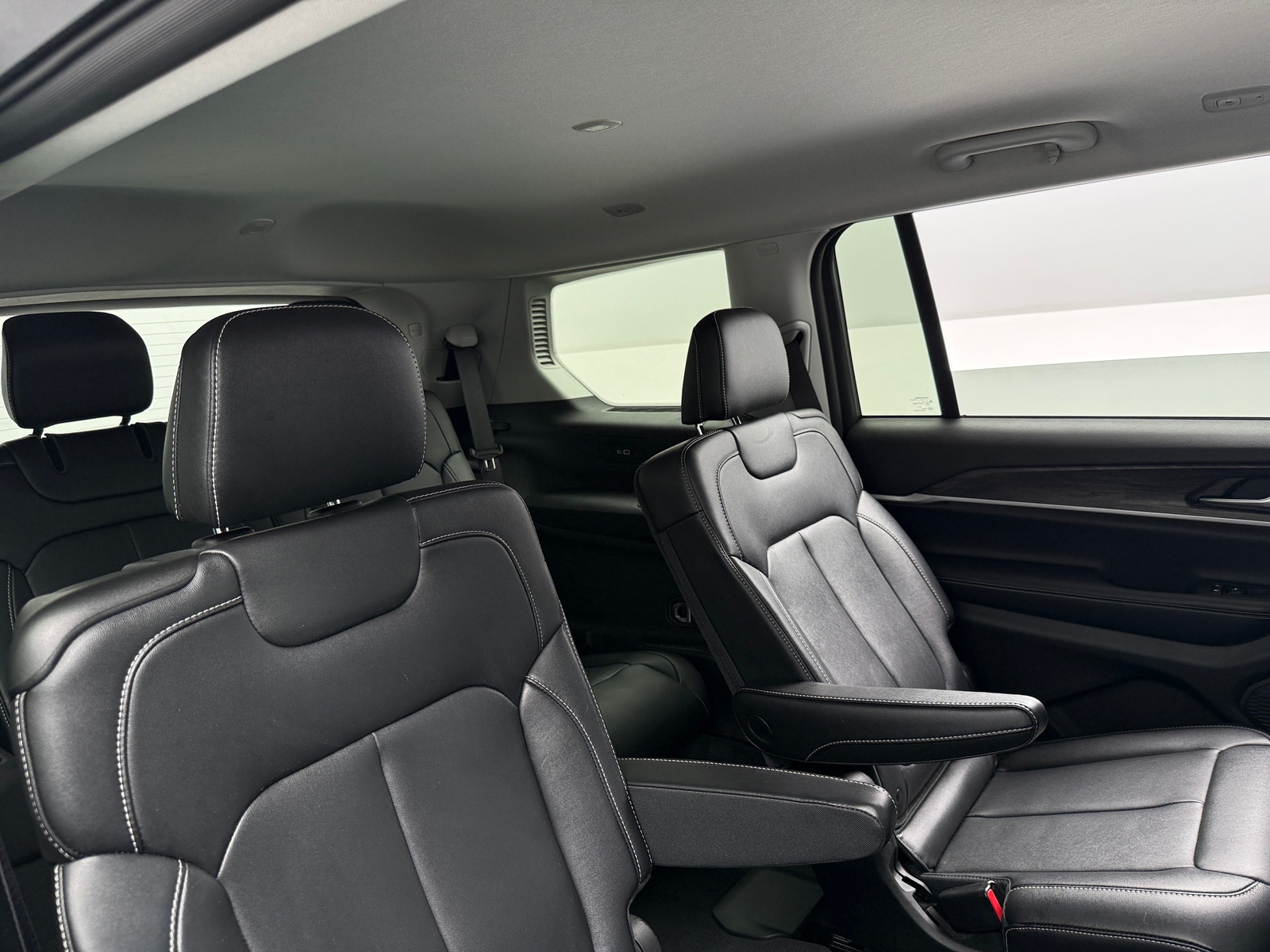 Thumbnail: 2023 Jeep Grand Cherokee L - 5