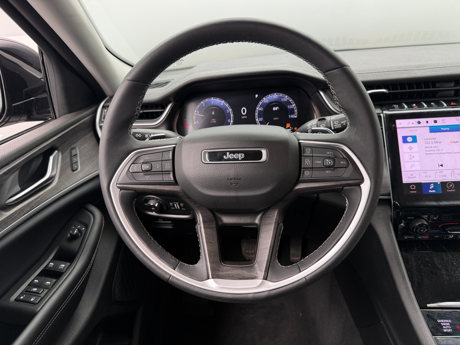 Thumbnail: 2023 Jeep Grand Cherokee L - 4