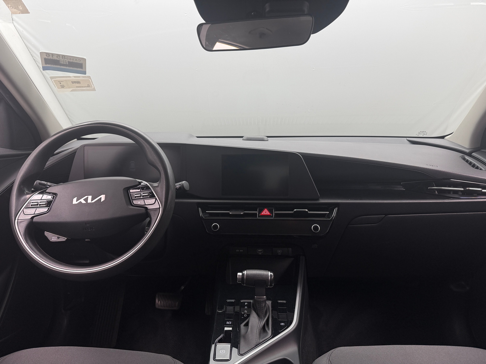 Thumbnail: 2023 Kia Niro - 3
