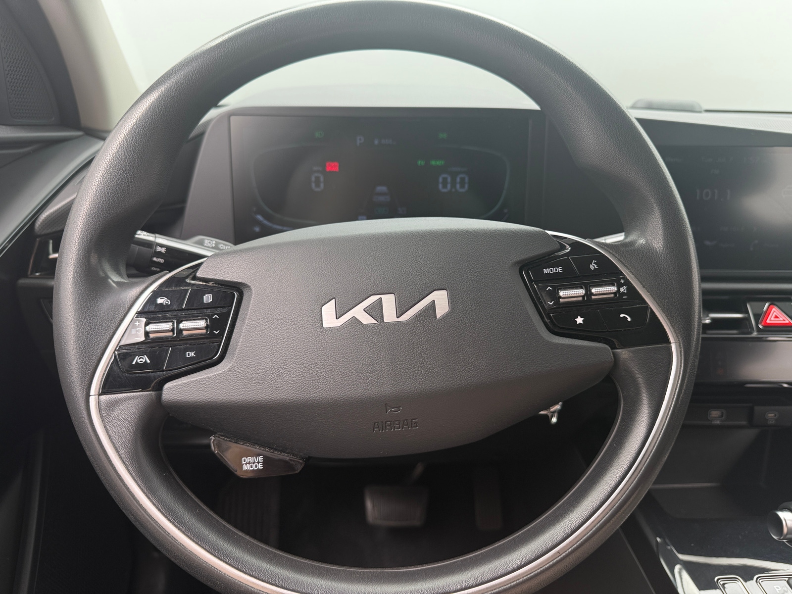 Thumbnail: 2023 Kia Niro - 5