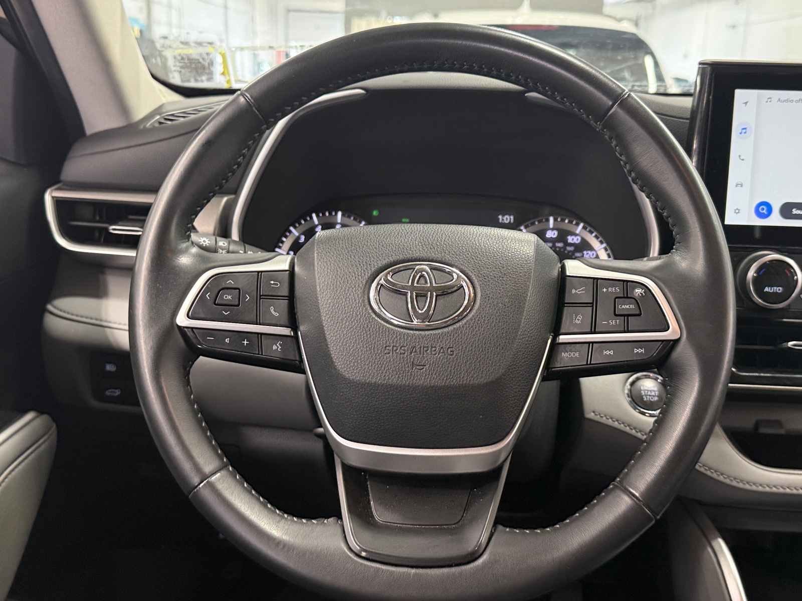 Thumbnail: 2023 Toyota Highlander - 4
