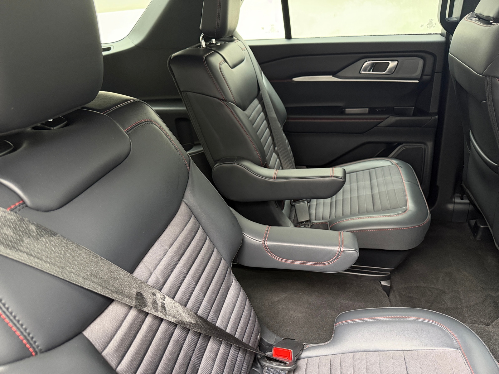 Thumbnail: 2026 Ford Explorer - 6