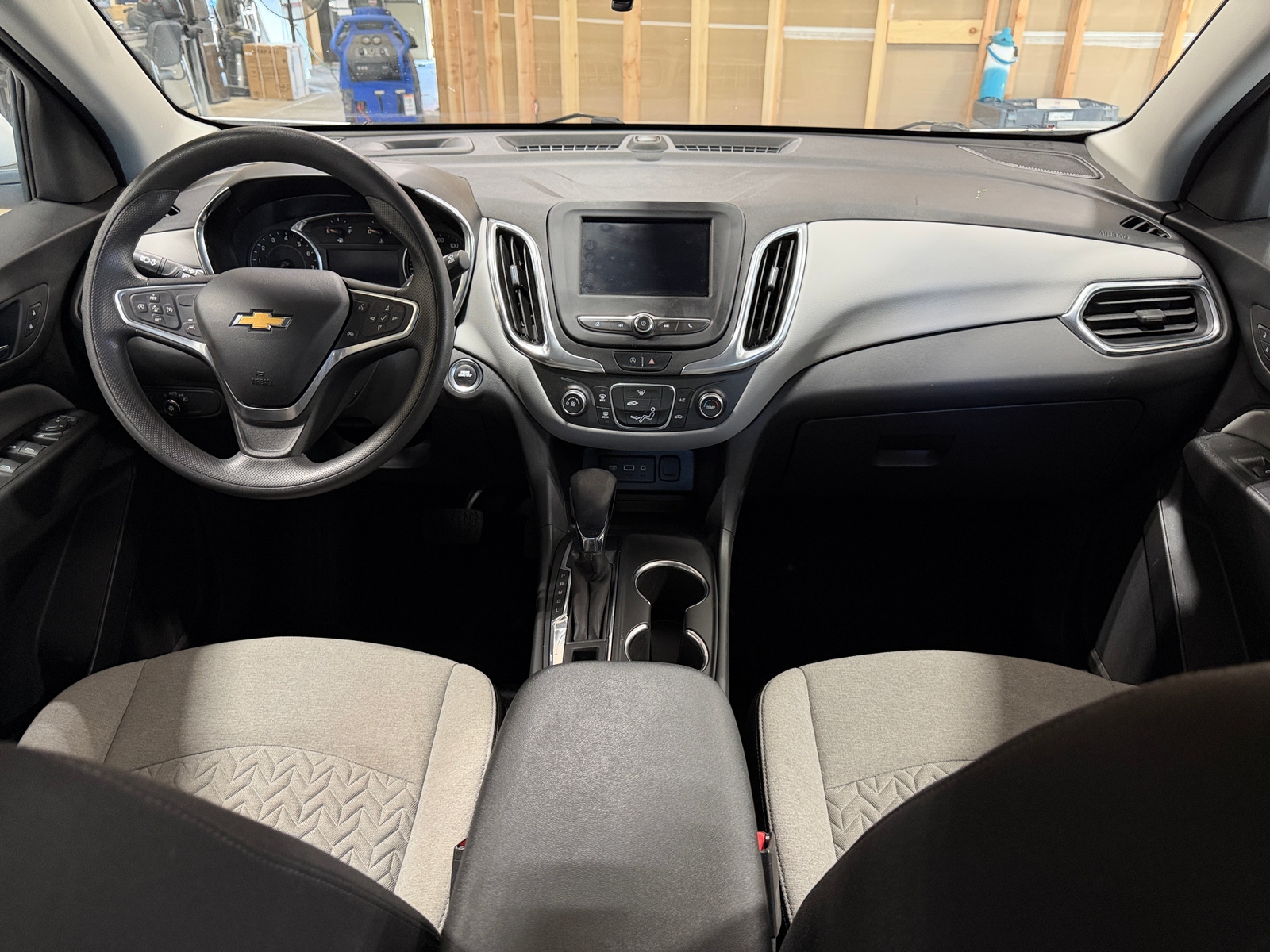Thumbnail: 2022 Chevrolet Equinox - 3