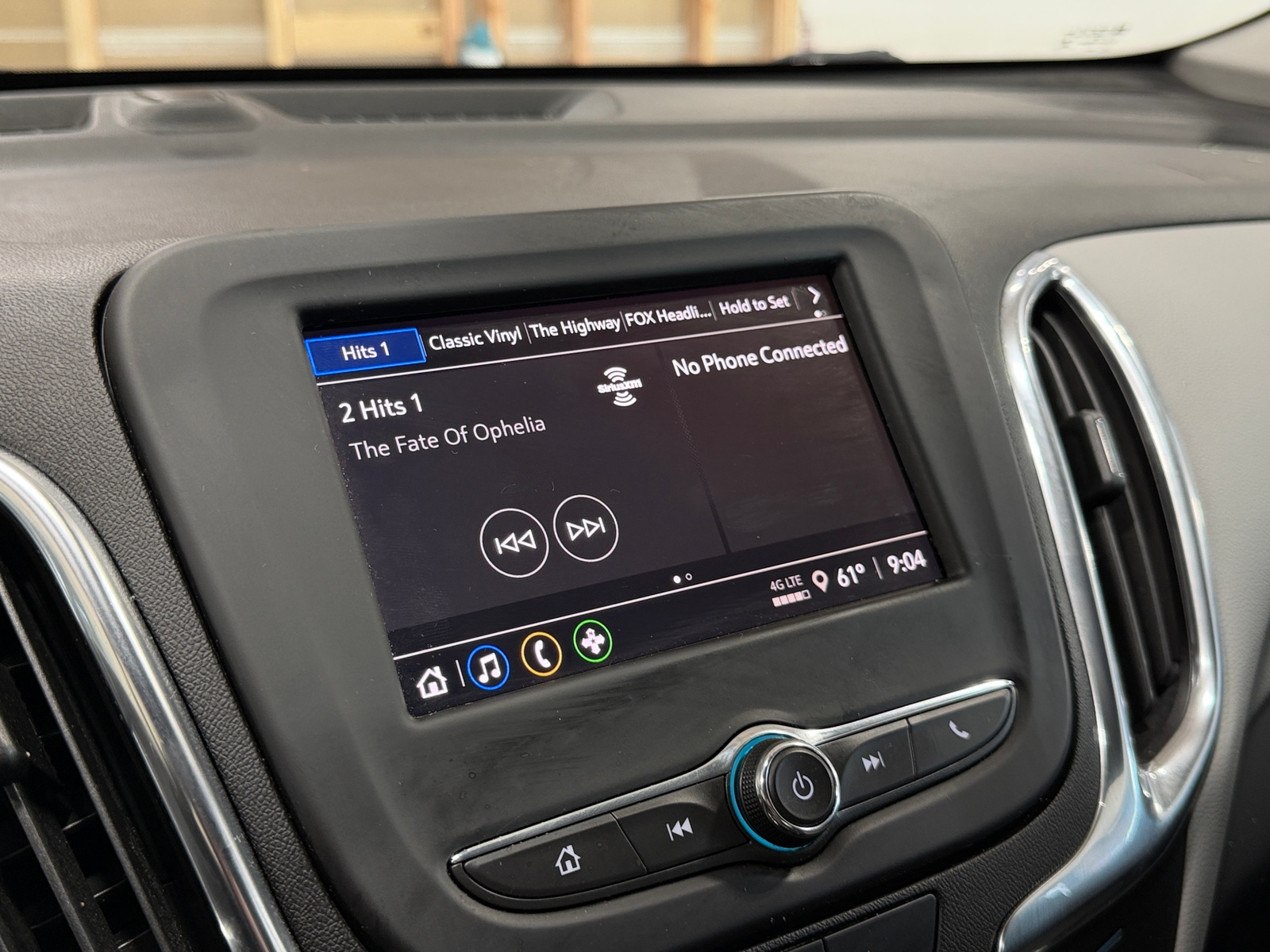 Thumbnail: 2022 Chevrolet Equinox - 4