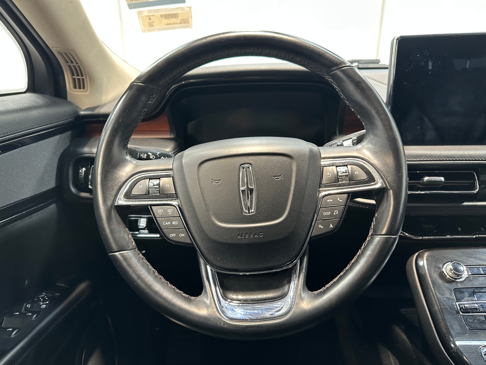 Thumbnail: 2023 Lincoln Nautilus - 4