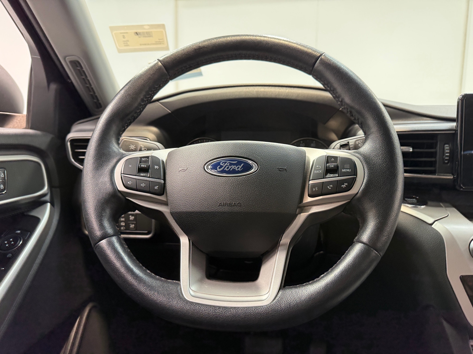 Thumbnail: 2020 Ford Explorer - 4
