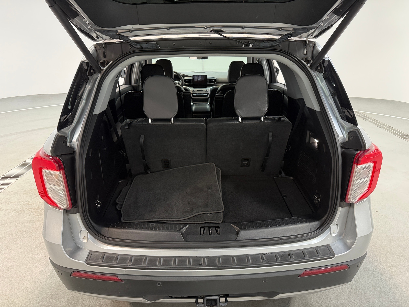 Thumbnail: 2020 Ford Explorer - 6