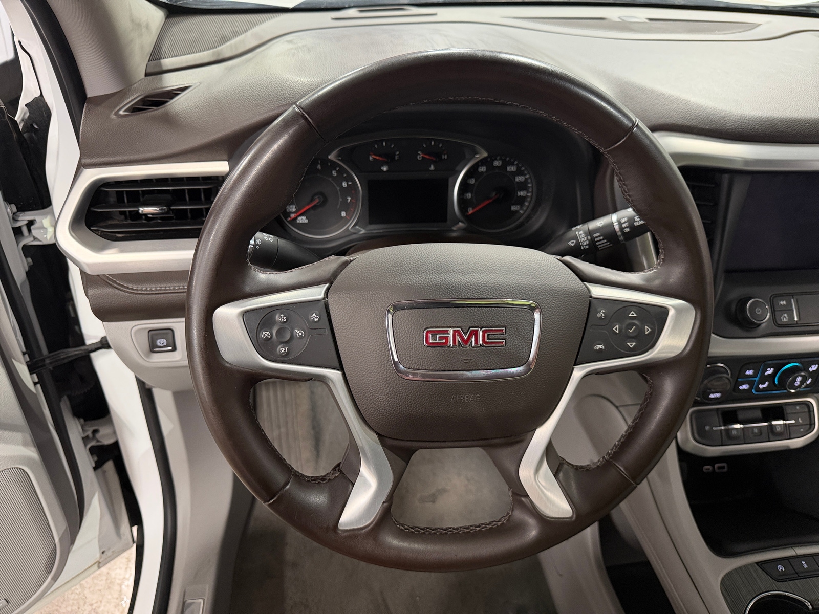 Thumbnail: 2023 GMC Acadia - 4