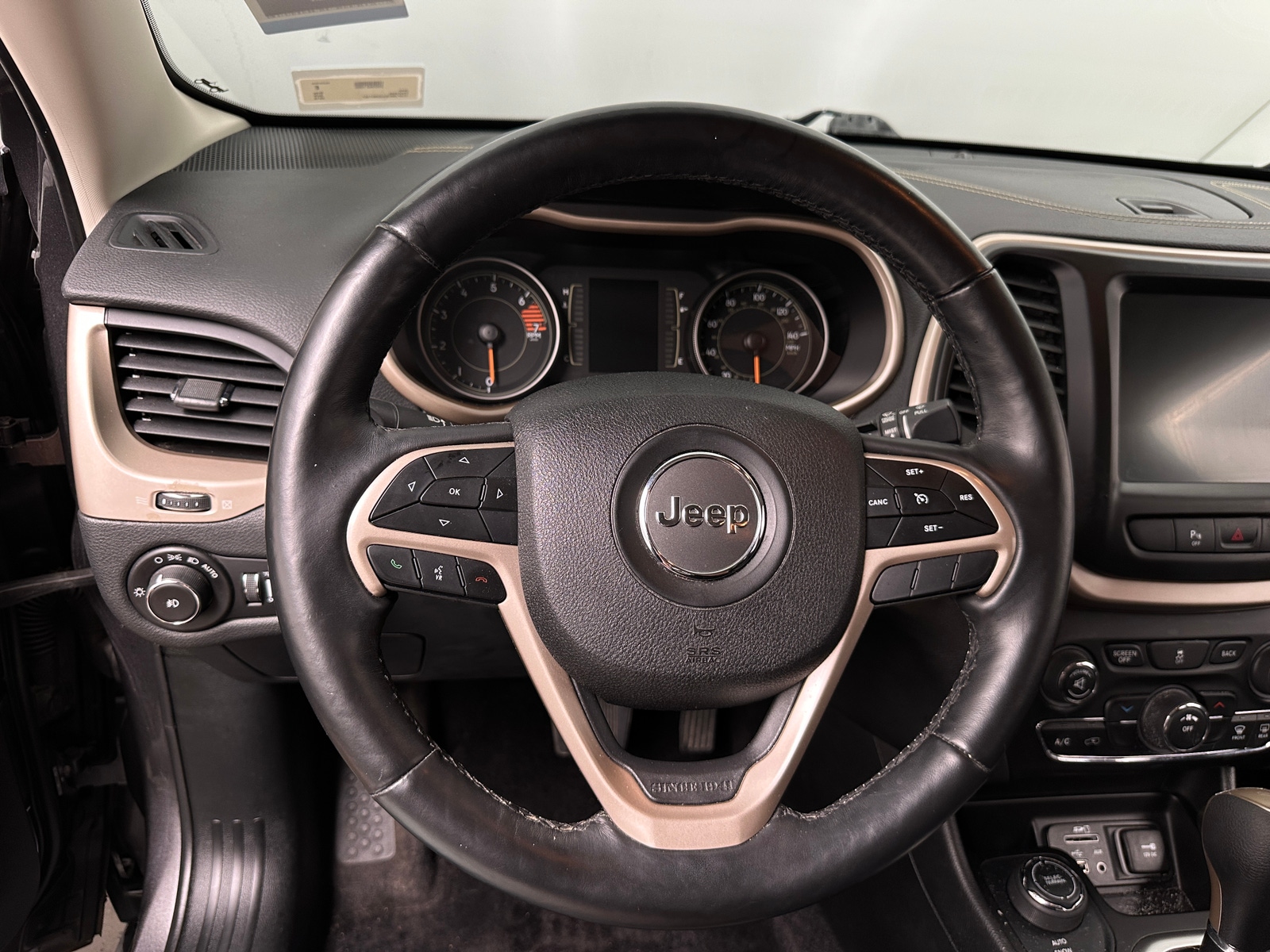Thumbnail: 2018 Jeep Cherokee - 5