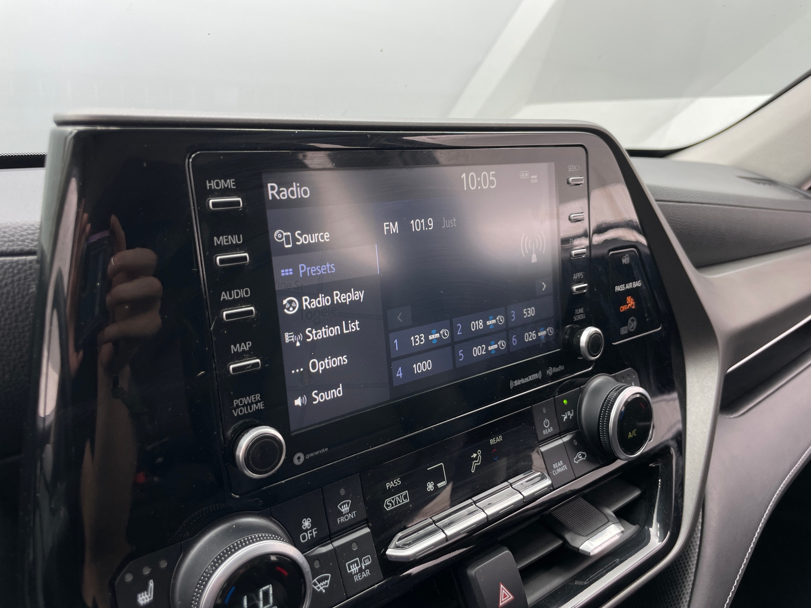 Thumbnail: 2021 Toyota Highlander - 3